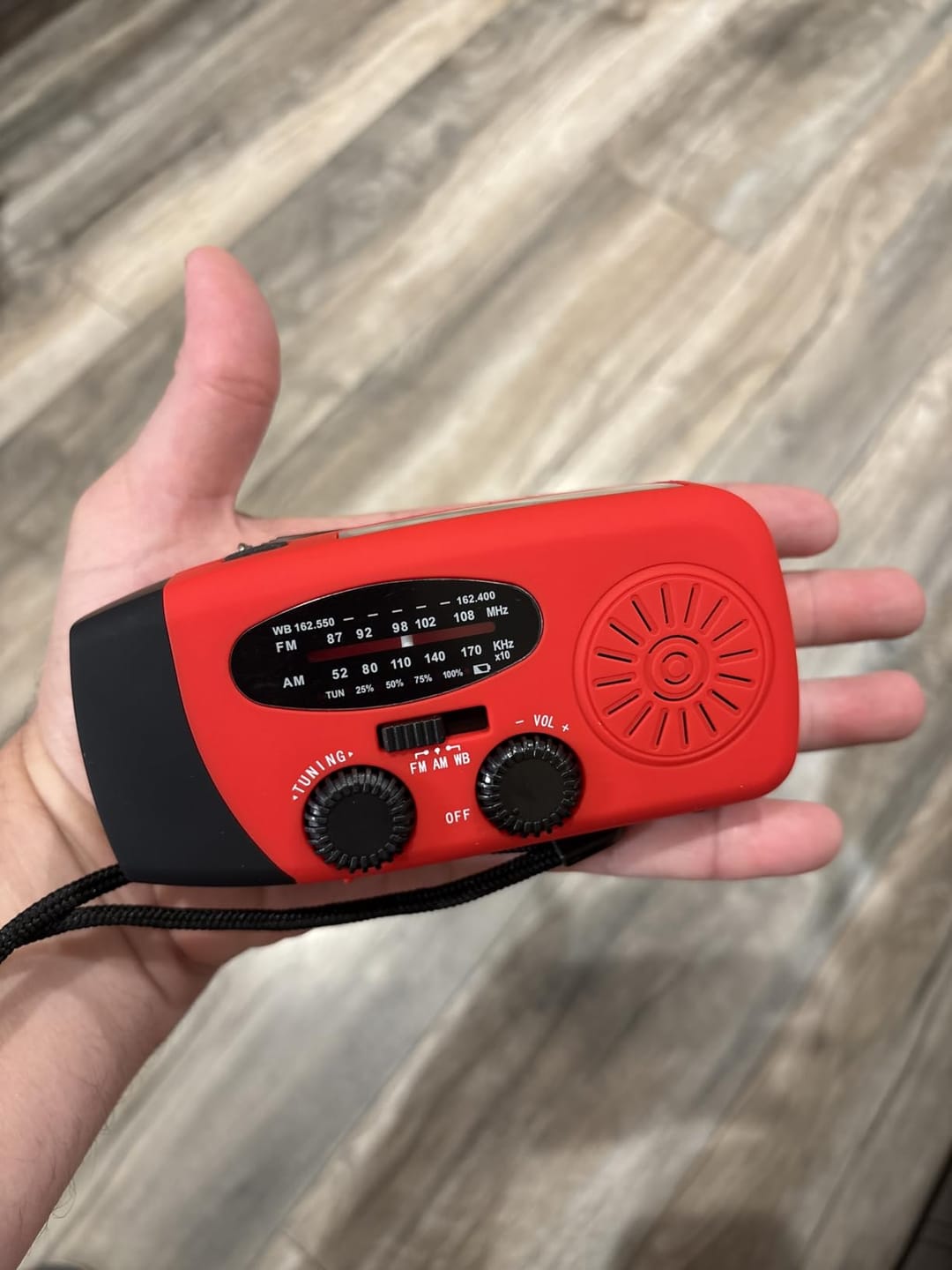 Customer photo review of Wielofunkcyjne Radio Awaryjne – Solarne, Dynamo i Powerbank