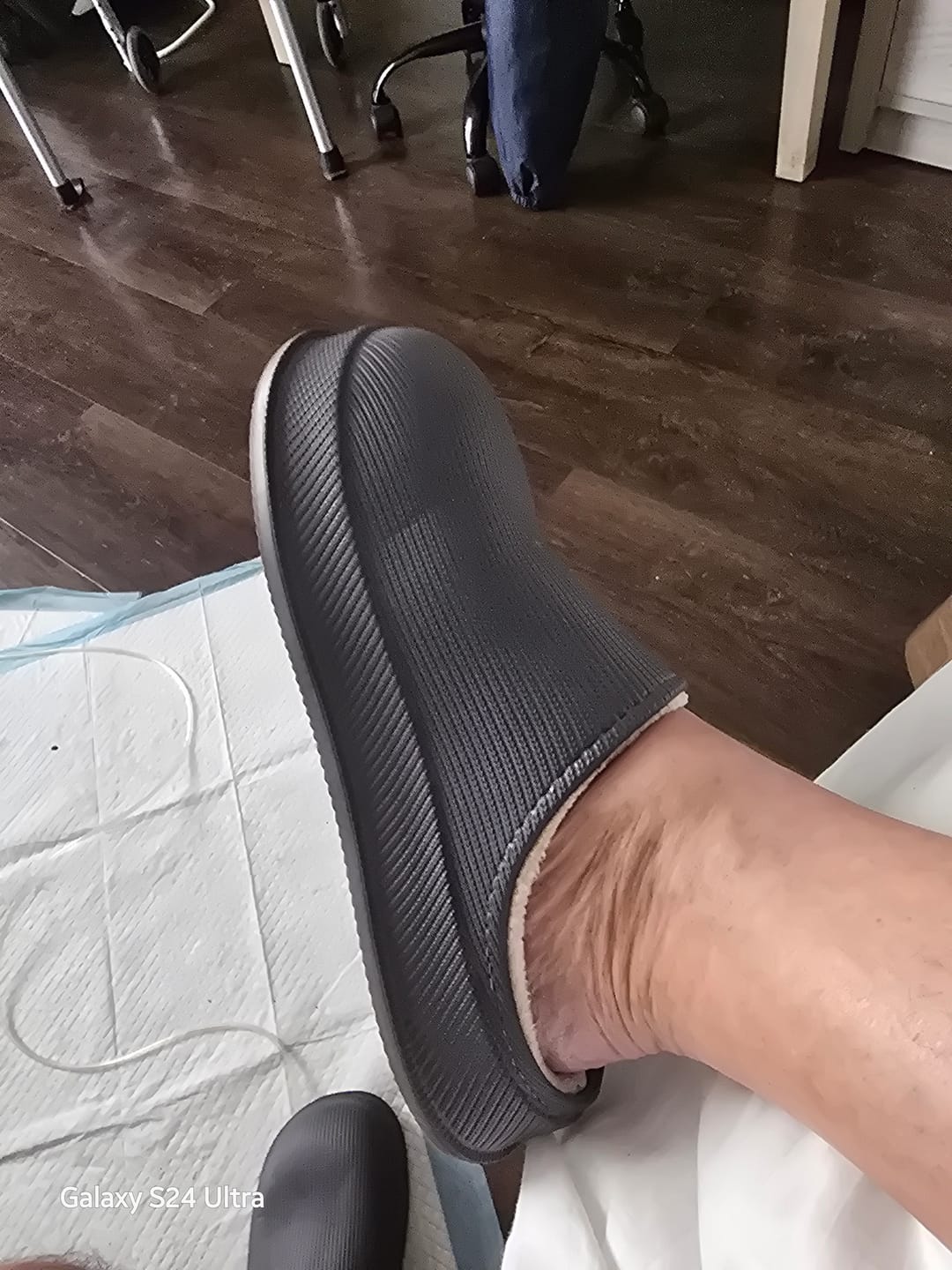 Customer photo review of Cloud Sharks - Men's Cushioned Slides