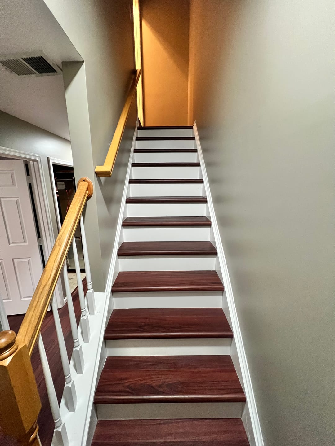 Customer photo review of Edgewood Cherry Stair Tread