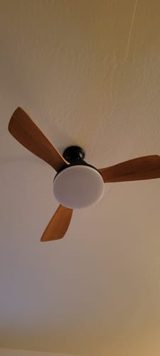 Customer photo review of WOMO Ventiladores de techo con luz Reversible Escandinavo - WM5002