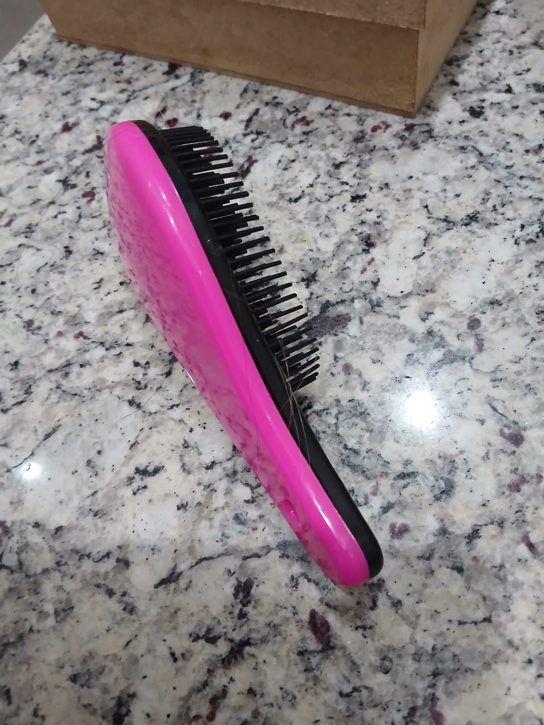 Customer photo review of Escova Desembaraçadora Detangle - Cor Sortida