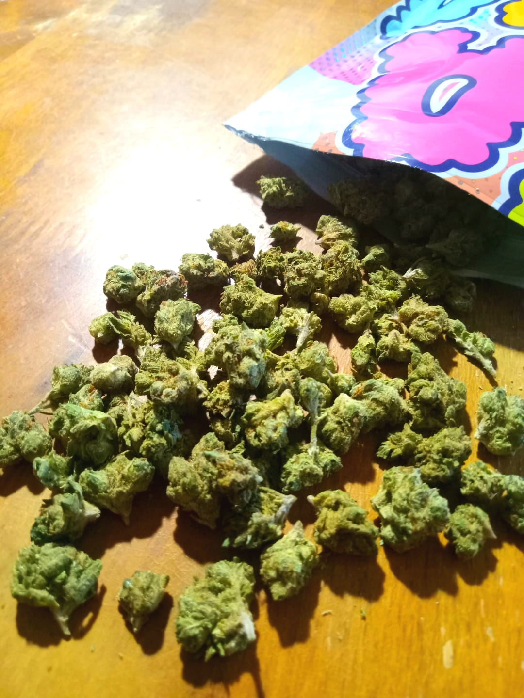 Customer photo review of Maui Wowie - 28 Grams Littles - Sativa