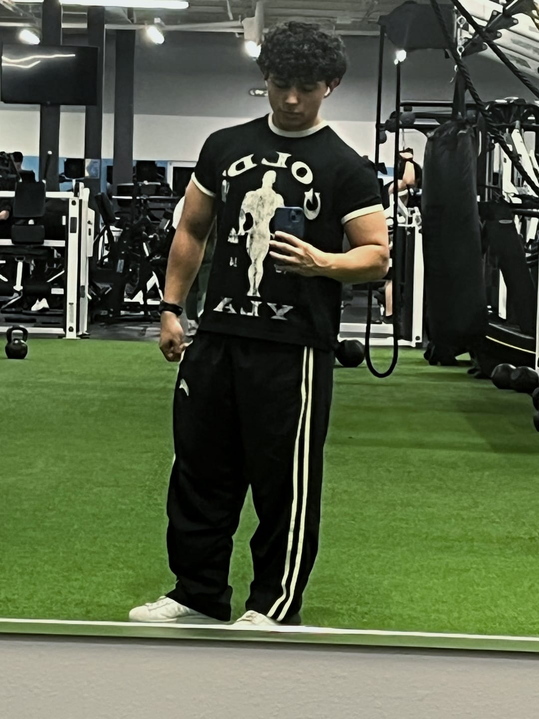 Customer photo review of 4009 - Golds Gym Ringer Tees