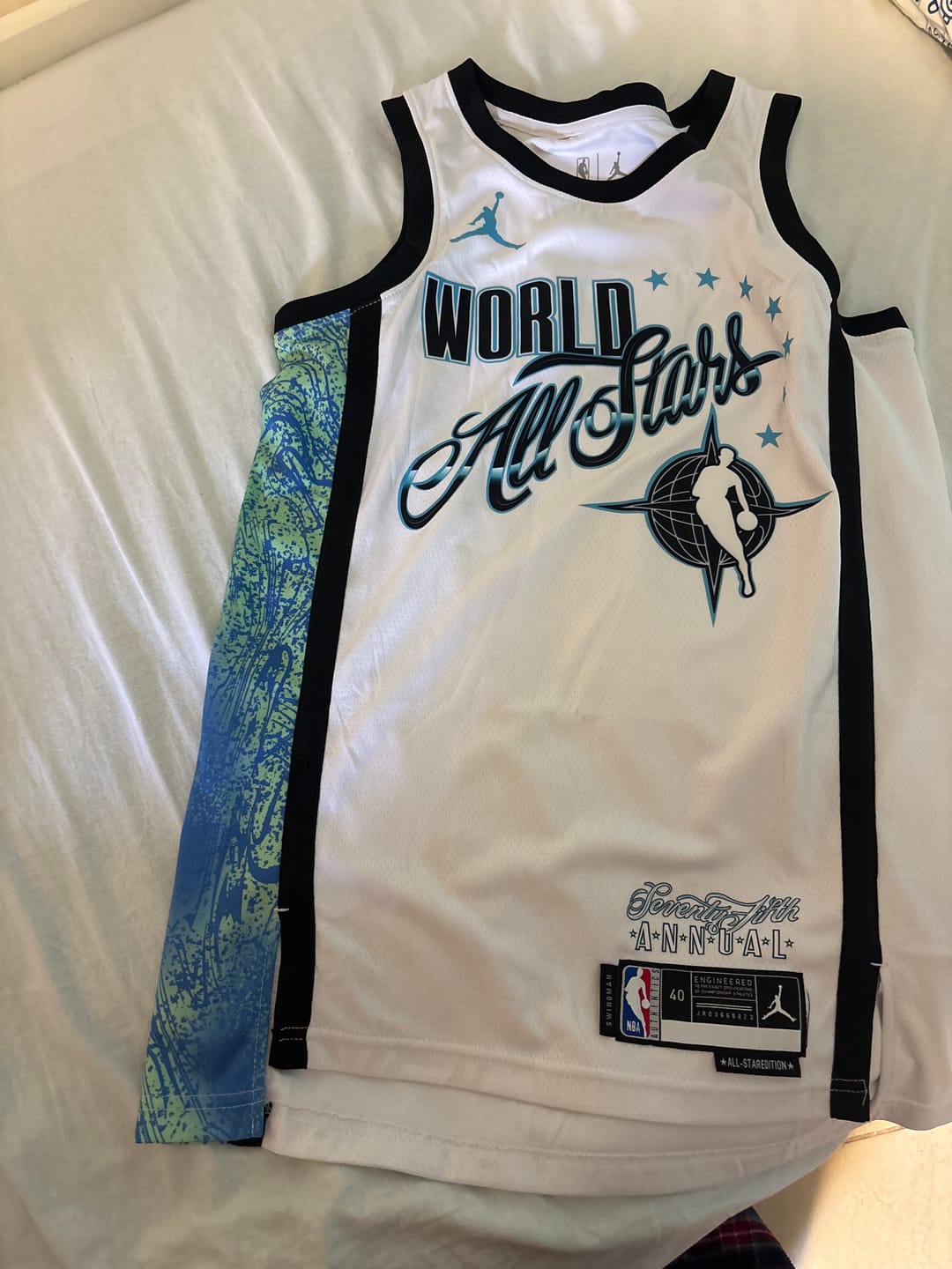 Customer photo review of גופיית NBA דני אבדיה אולסטאר – WORLD לבן 2026 | HOOPERS