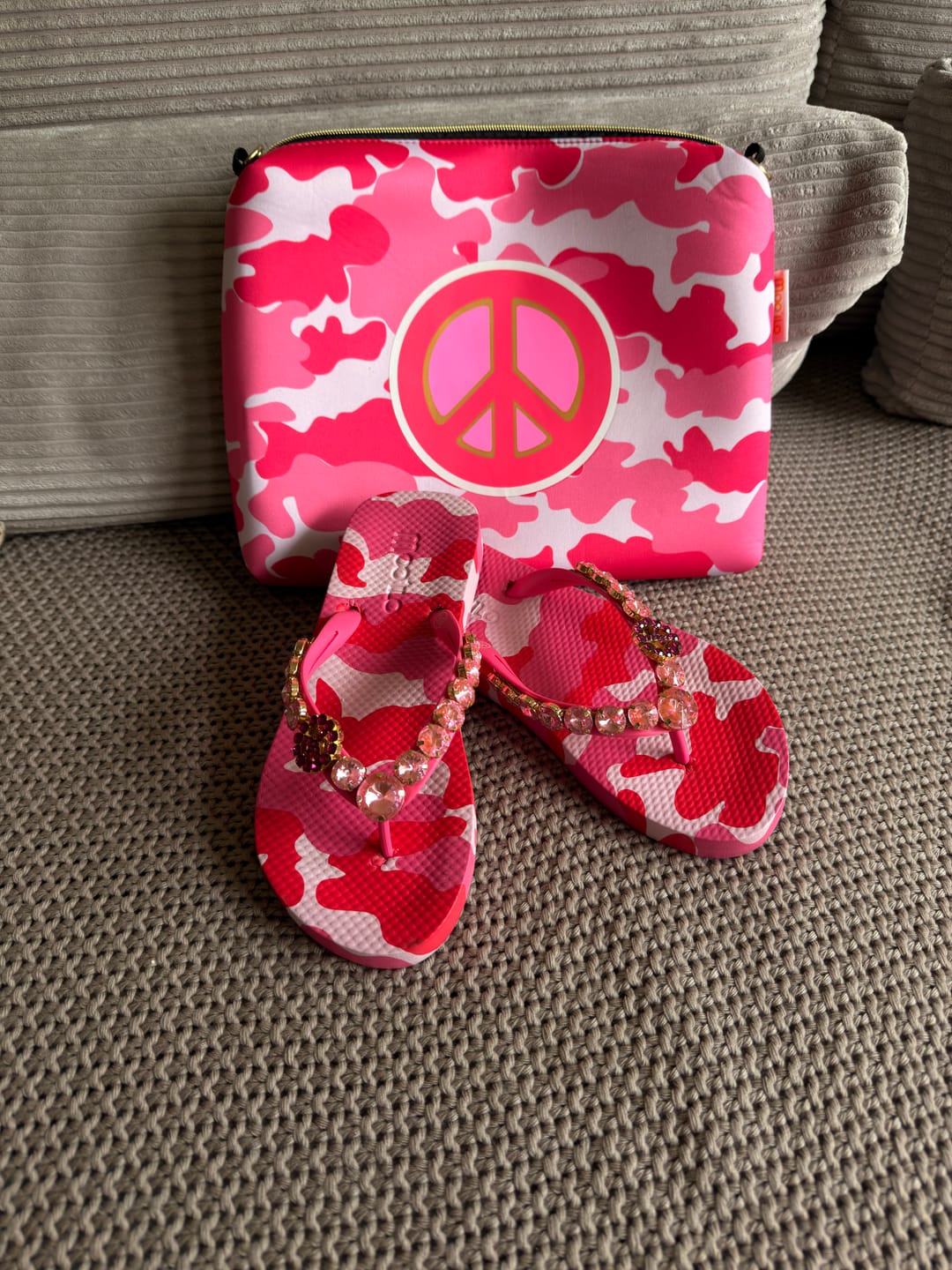 Customer photo review of Flip-Flop / Camouflage Pink - Peace