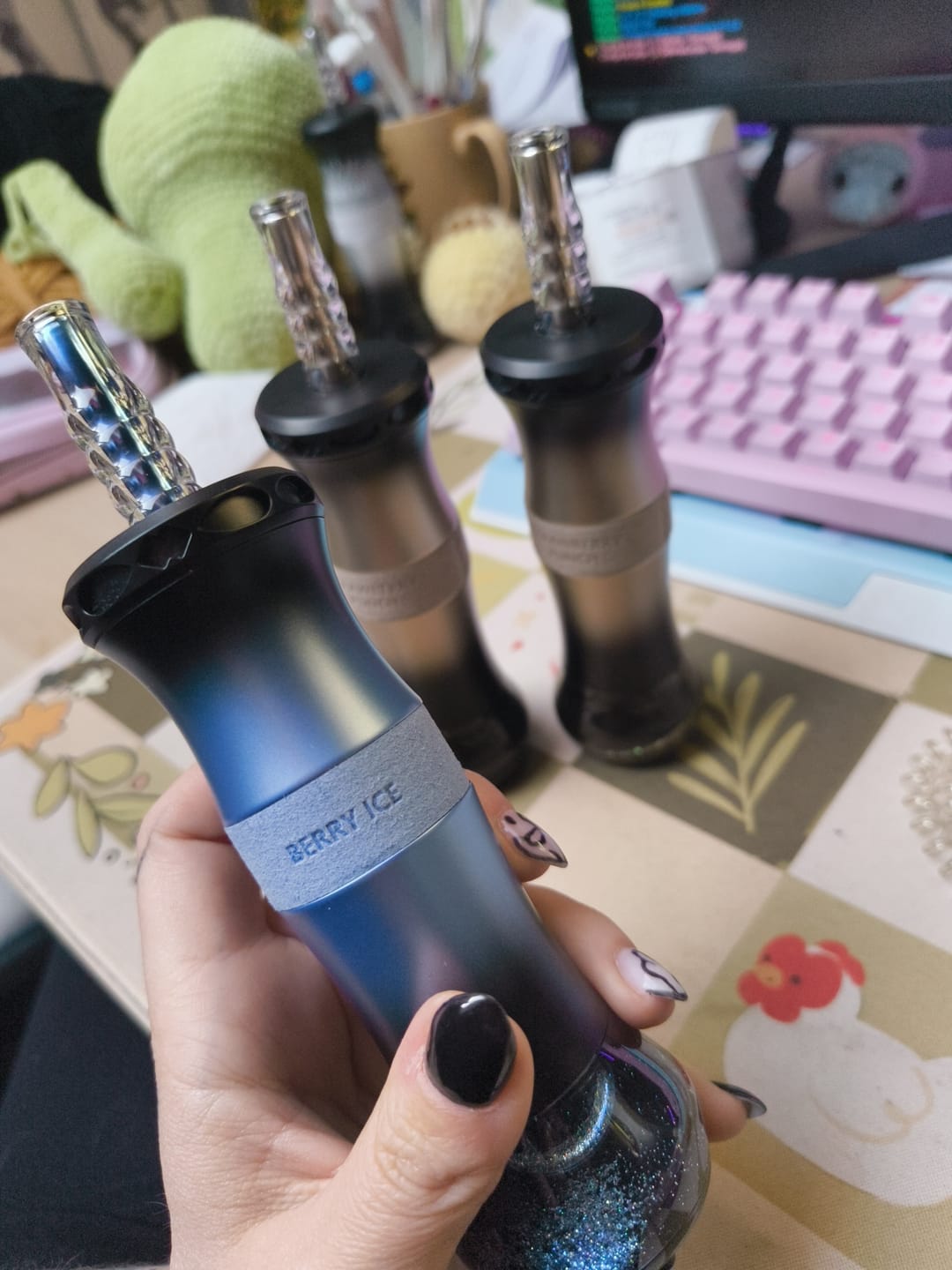 Customer photo review of Al Fakher Crown Bar – E-Hose X 60K – 0.6% Nicotine – Disposable Vape / Hookah