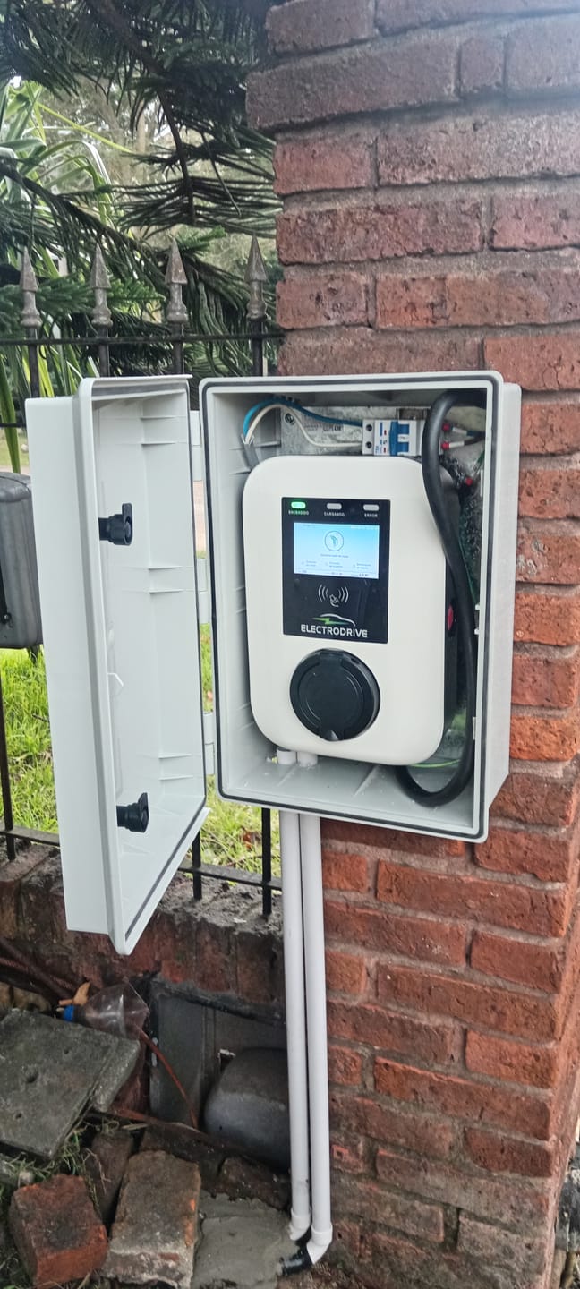 Customer photo review of Wallbox Cargador De Auto Eléctrico Electrodrive 7.4 kw