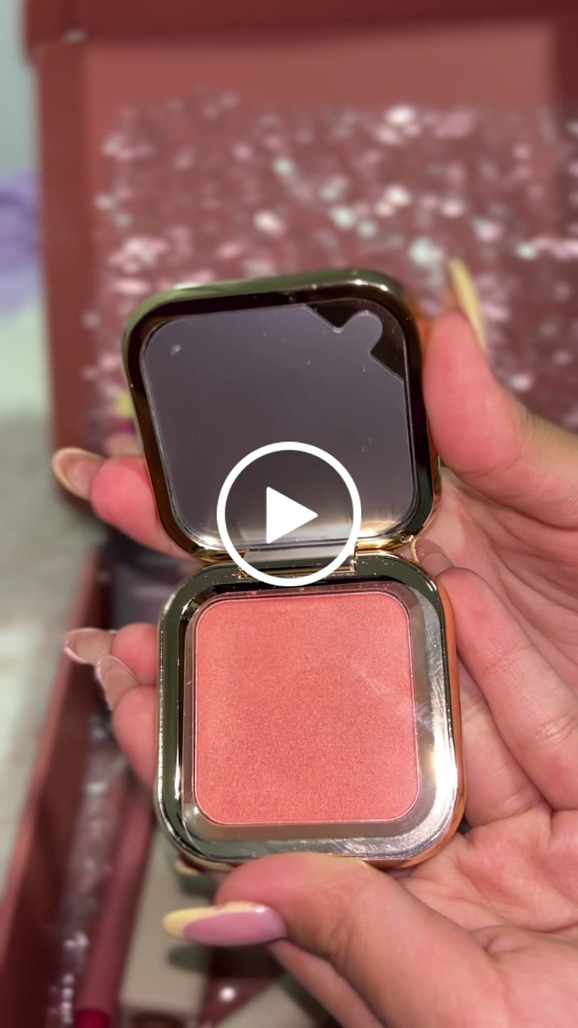 Customer video review of RUBORES COMPACTO 1ST SCENE