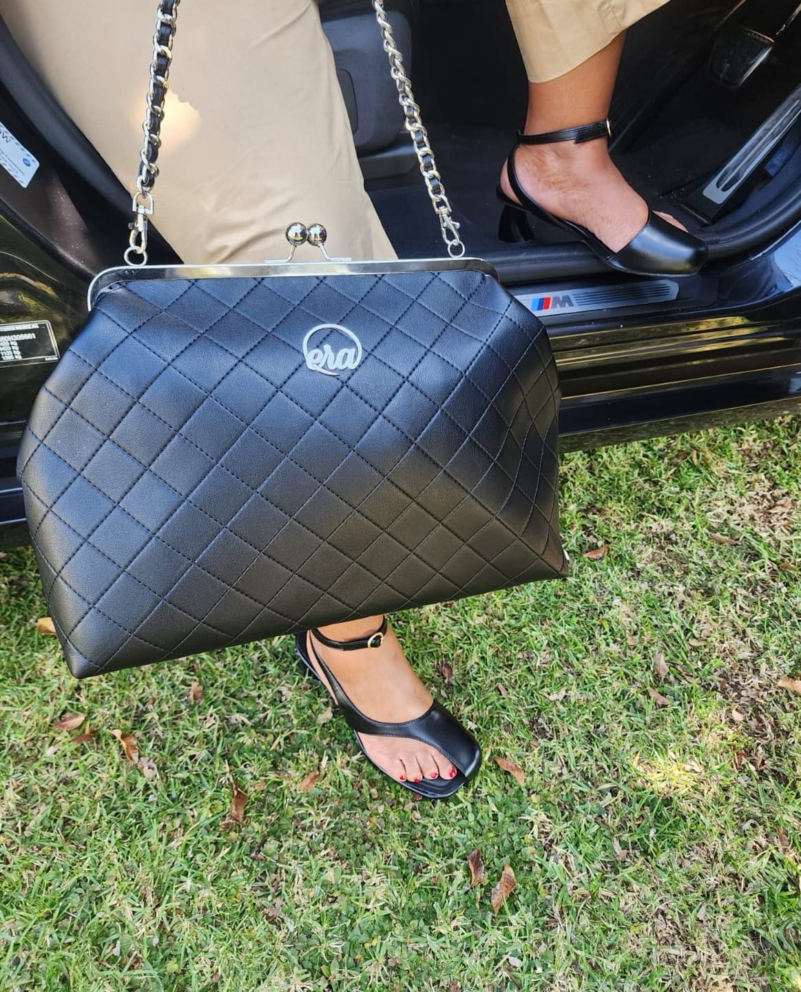 Customer photo review of ERA Oversized Kisslock Chain Bag – Black