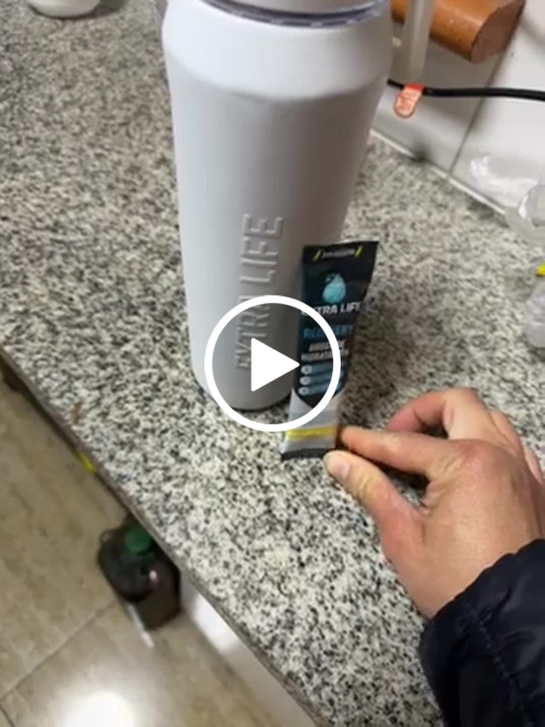 Customer video review of Botella Térmica Acero Inoxidable 750 ml