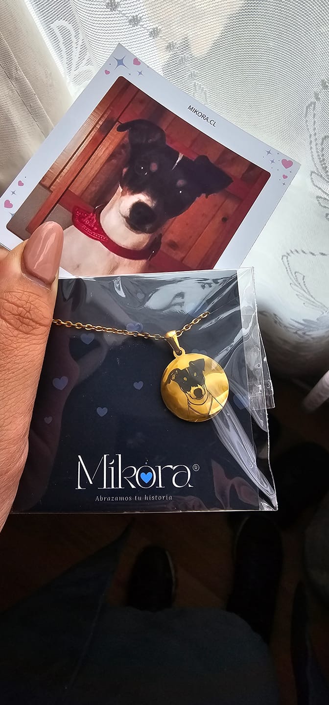 Customer photo review of Collar Grabado con la foto de tu Amigo Fiel 🐶