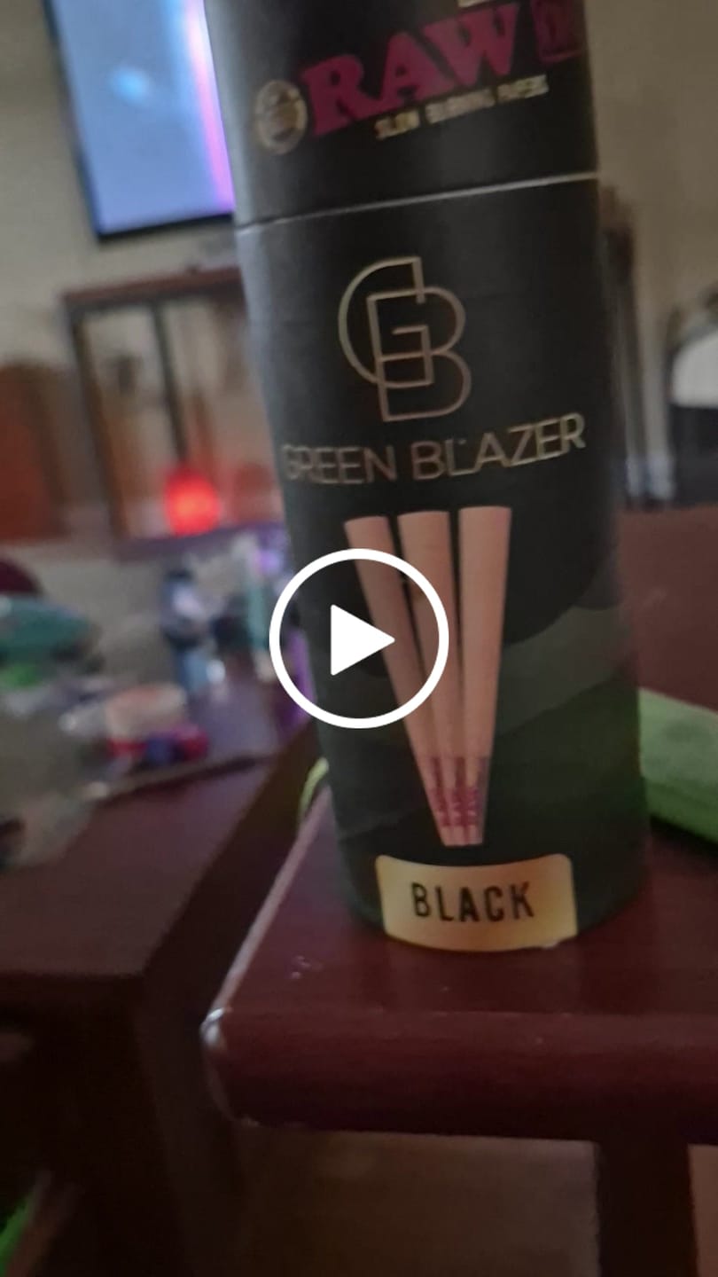 Customer video review of RAW Black King Size Cones