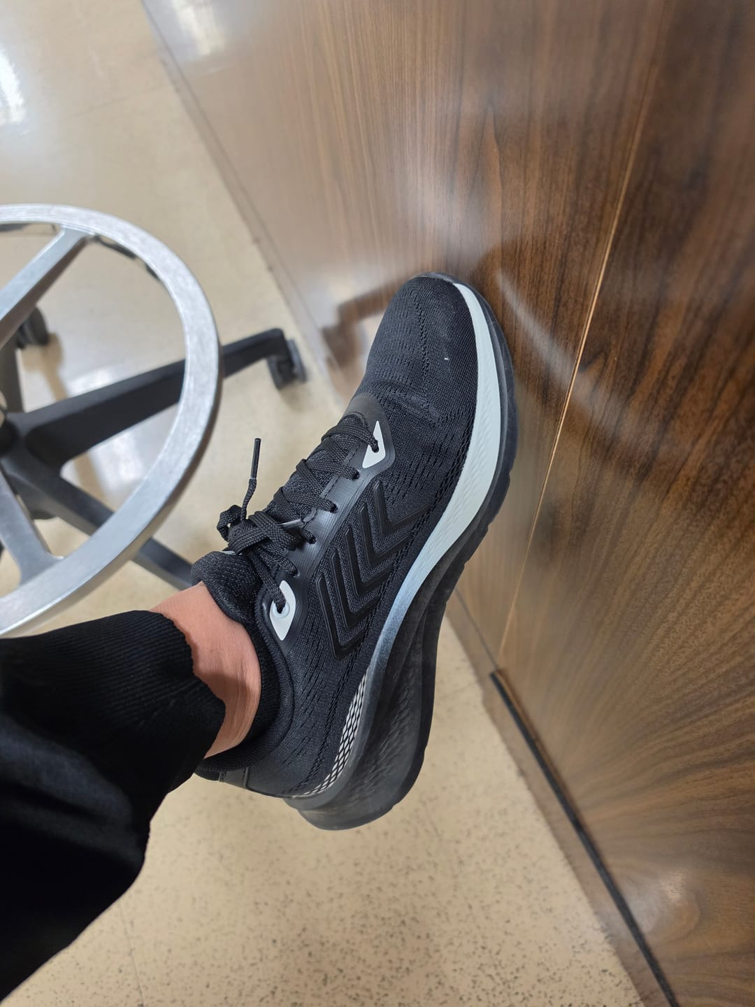 Customer photo review of 99447-052-M | SELBY | BLACK/OYSTER MUSHROOM