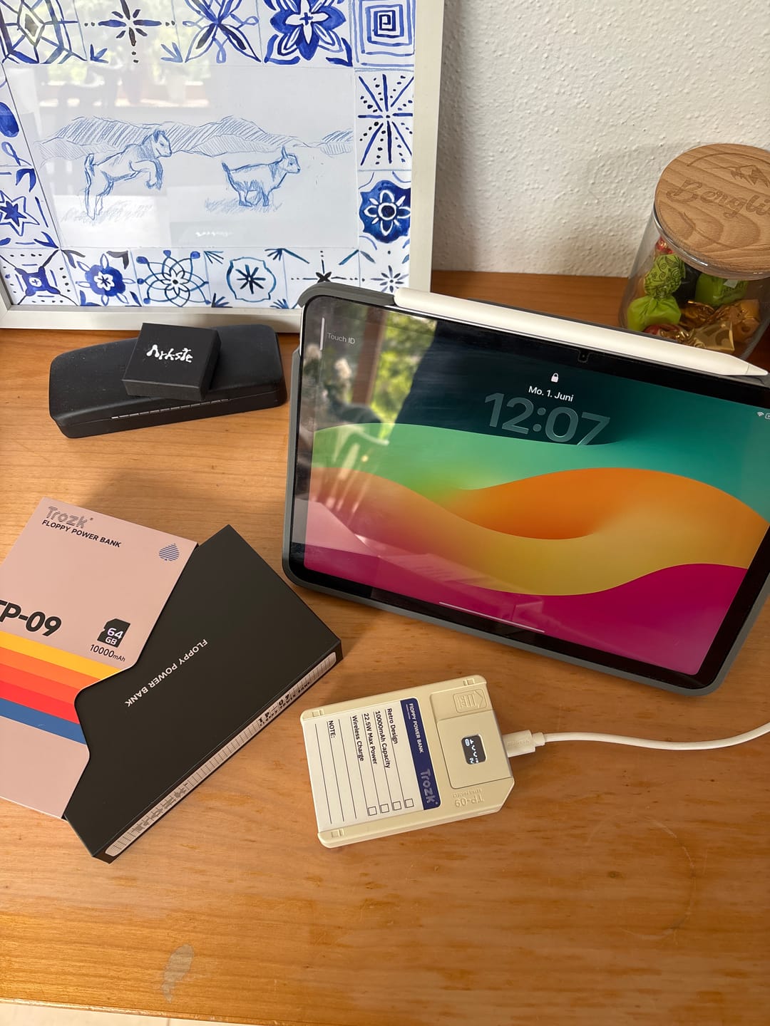 Customer photo review of Floppy Magnetic Power Bank With Storage