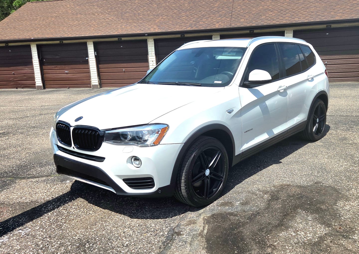 Customer photo review of BMW WHITE EMBLEM BADGE