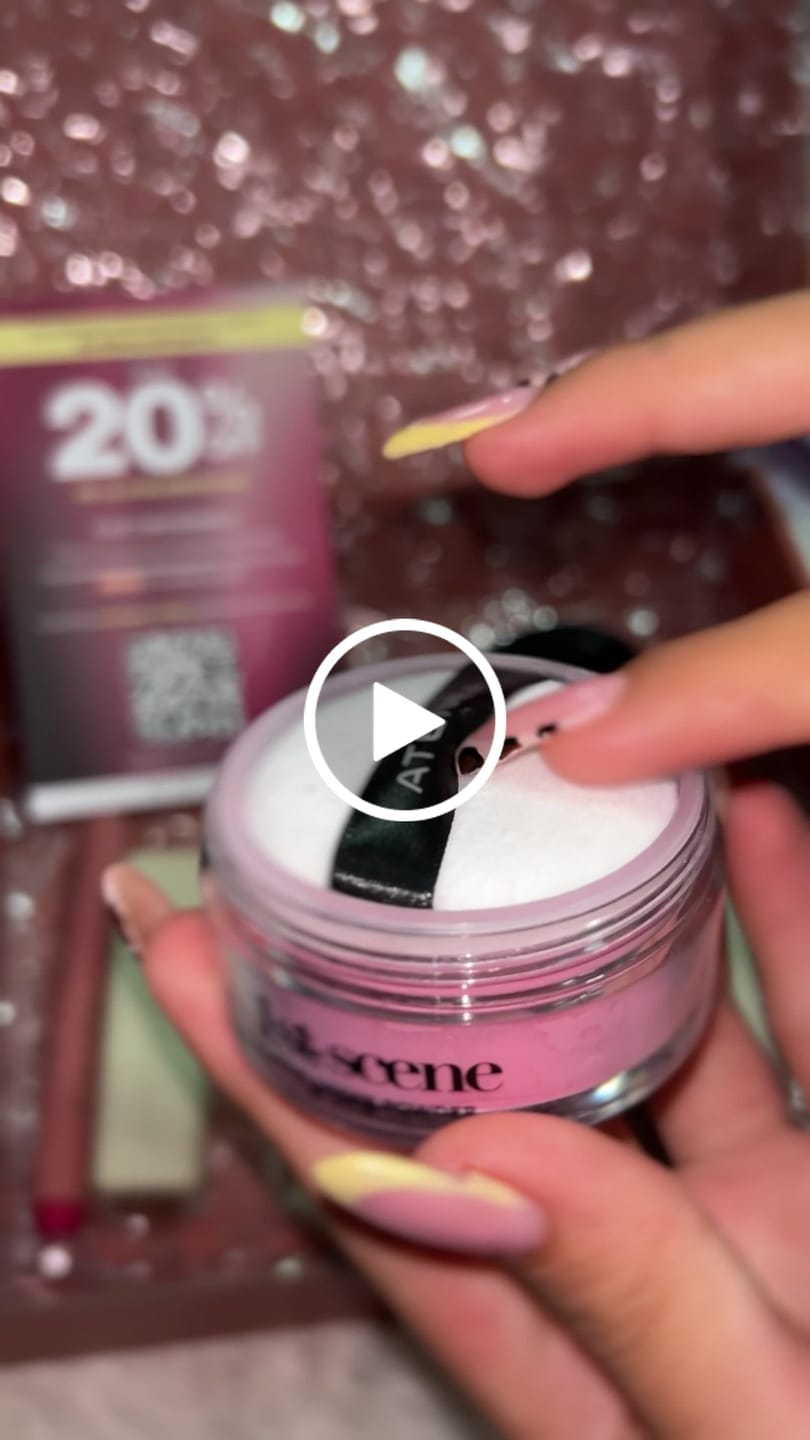 Customer video review of POLVO SUELTO ROSADO 1ST SCENE