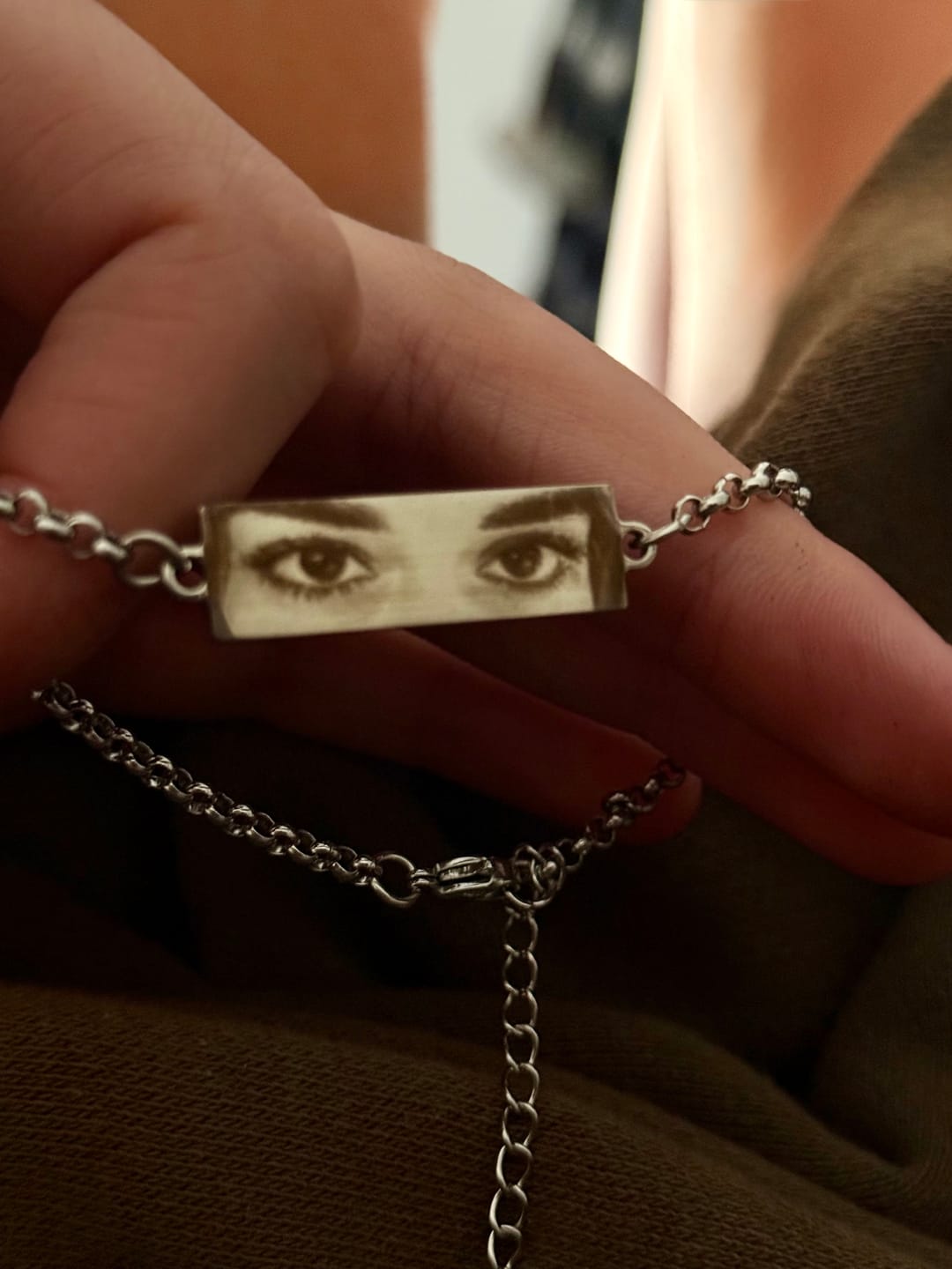 Customer photo review of Personalized Eye Photo Bracelet