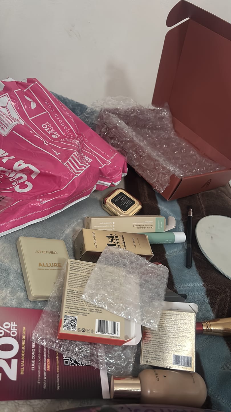 Customer photo review of RUBOR EN DÚO ALLURE CREMA Y POLVO COMPACTO