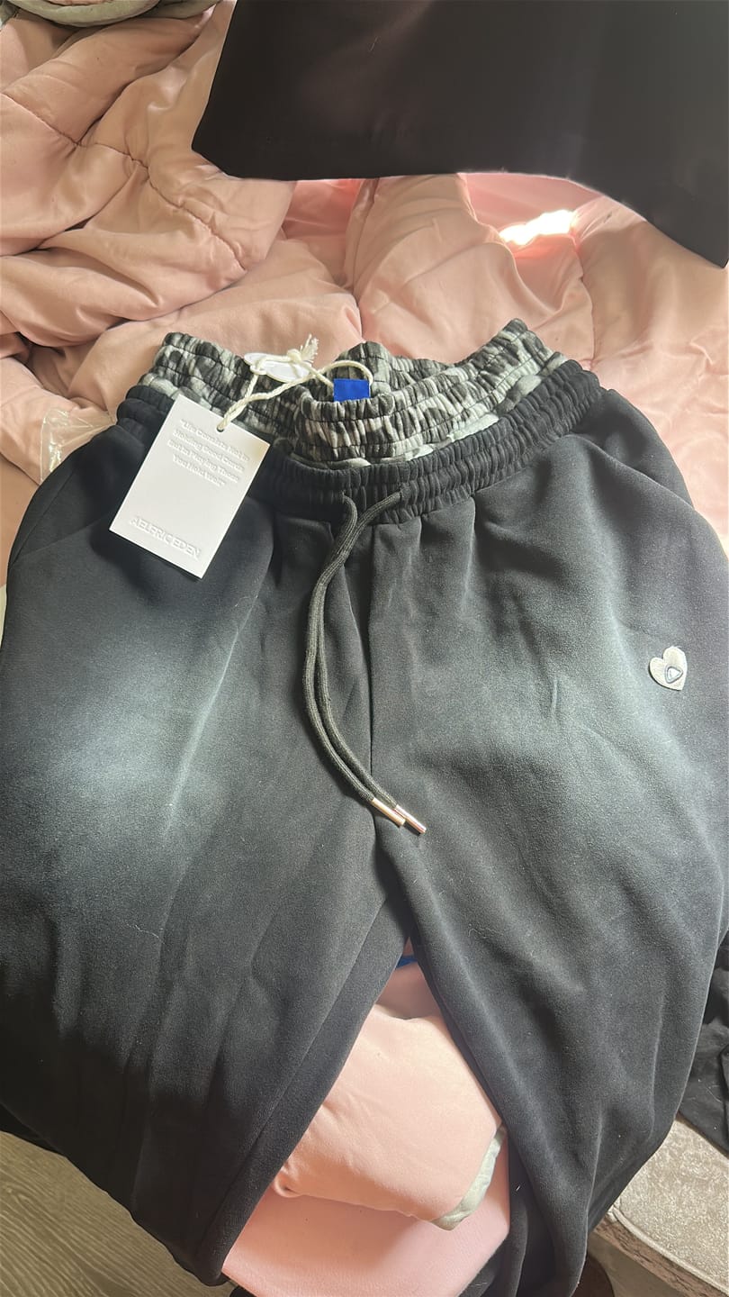 Customer photo review of Aelfric Eden Leopard Double Waist Baggy Sweatpants