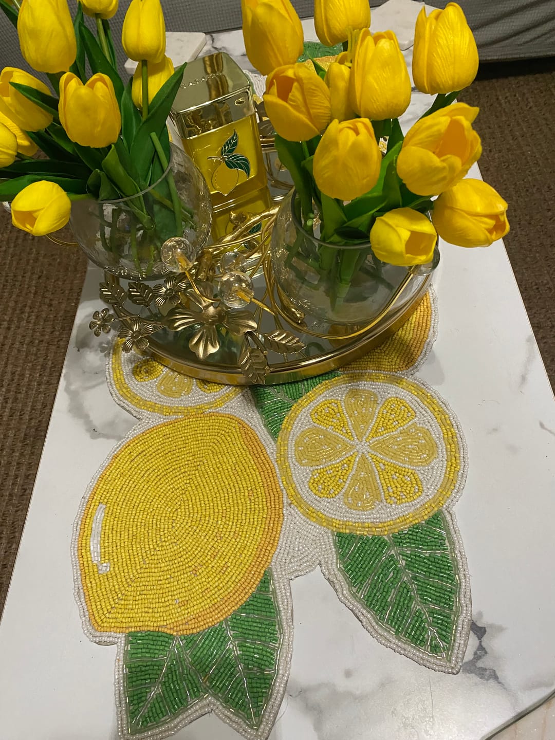 Customer photo review of 2 Bowl Branch Centerpiece Whit Ball Design