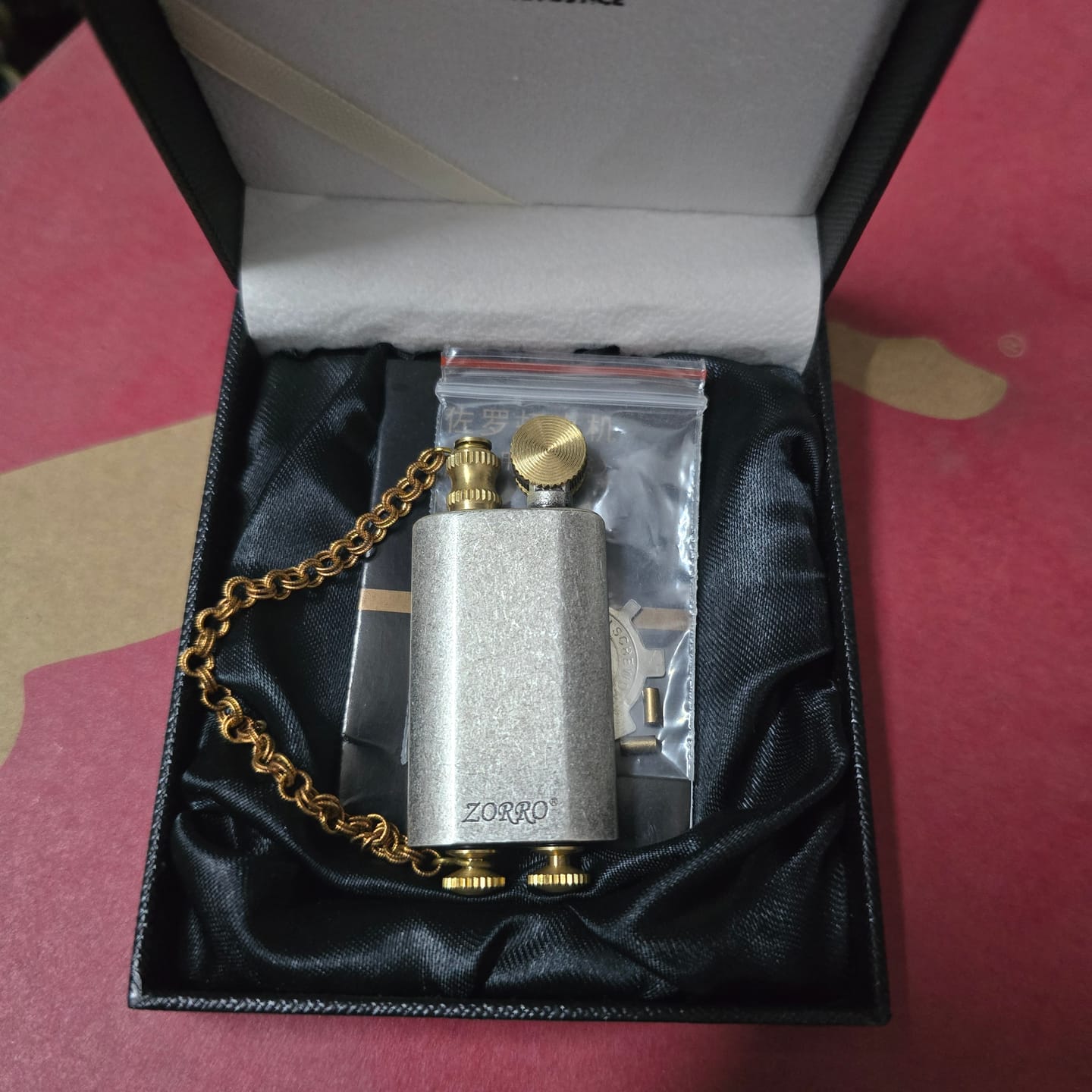 Customer photo review of Zorro Z1967 Vintage Mechanical  Retro Lighter with Chain