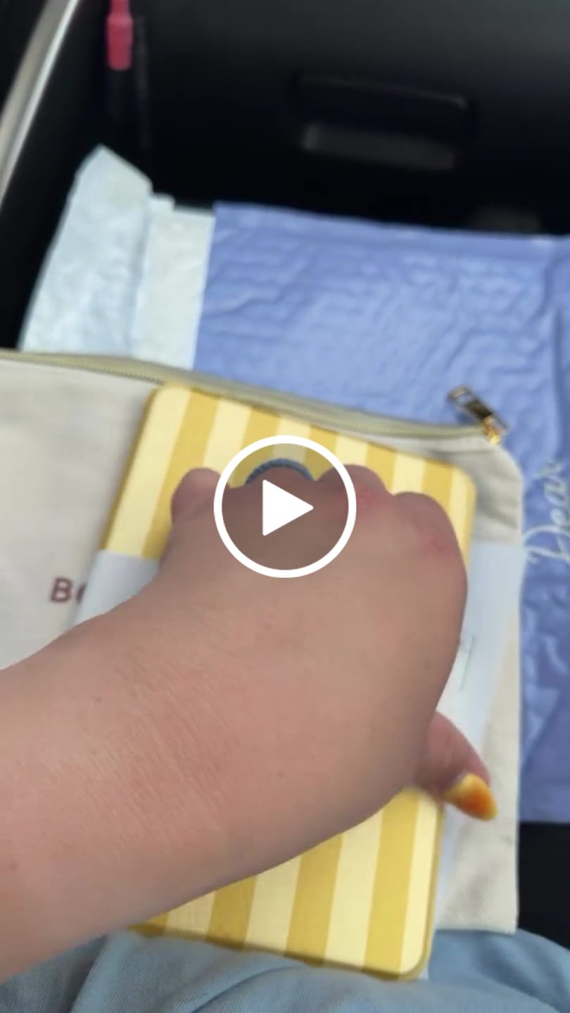 Customer video review of Mellow Yellow - Kindle Case