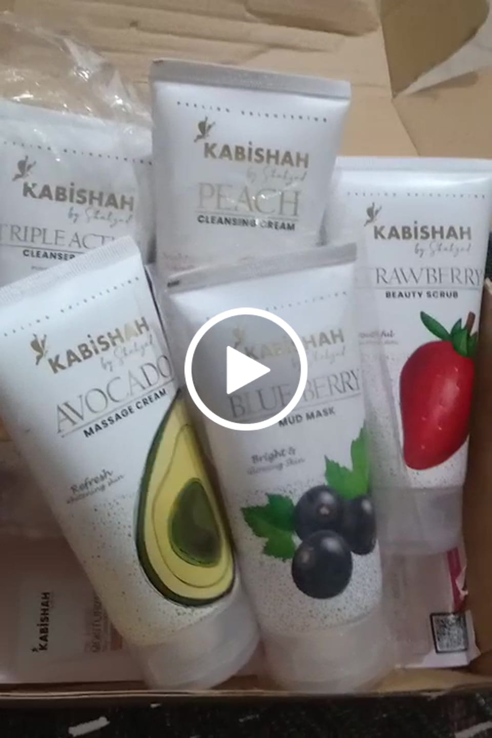 Customer video review of Facial Kit