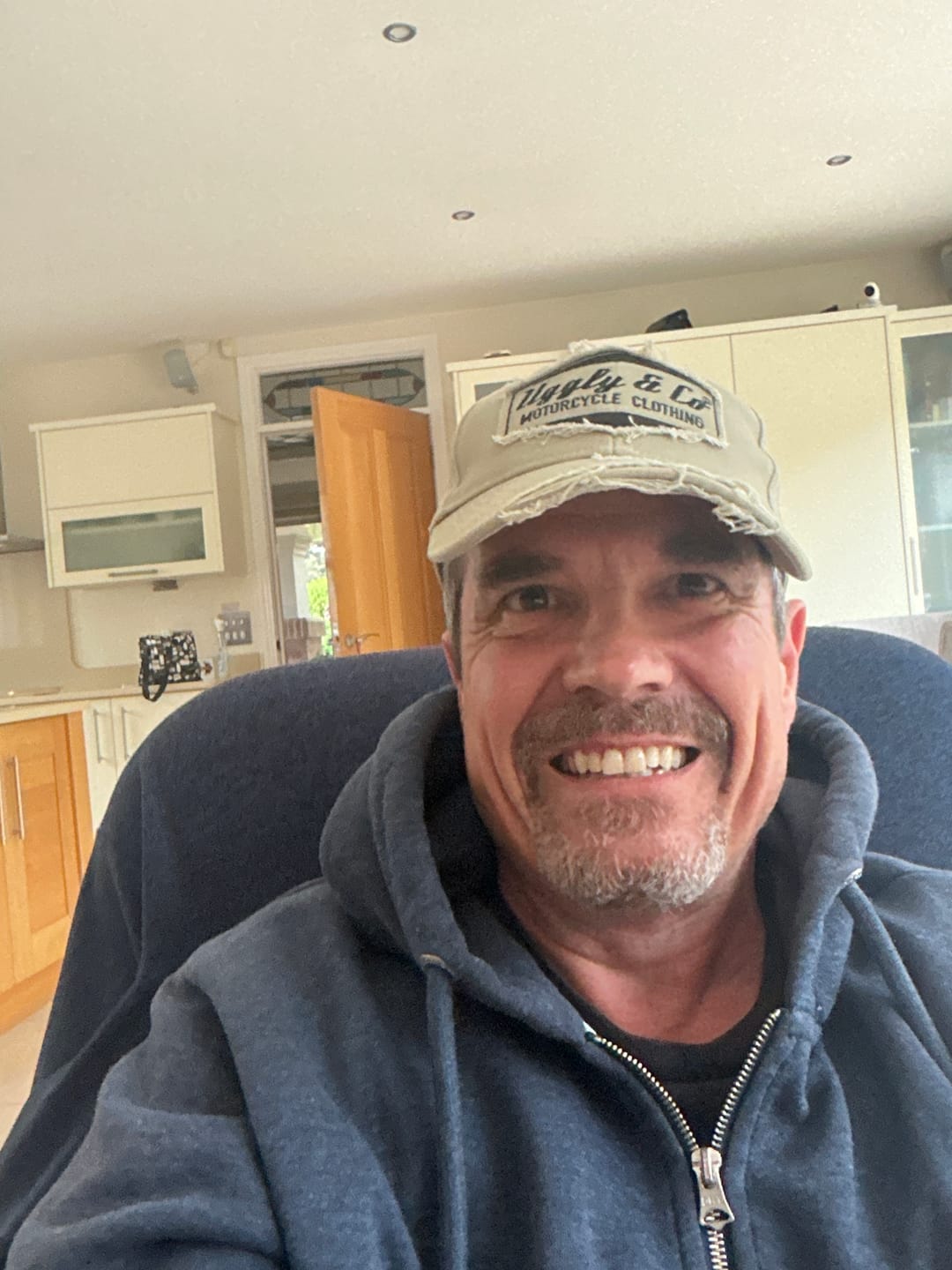 Customer photo review of Beige Diamond Vintage Baseball Cap