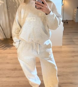 Customer photo review of GATED COMMUNITY HOODIE LIGHT GREY