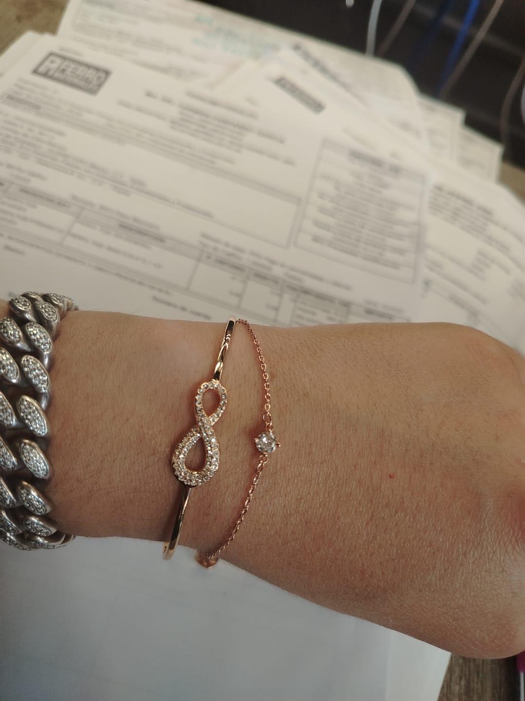 Customer photo review of PULSERA BRAZALETE HYPERBOLA INFINITO SWAROVSKI + KIT DE REGALO