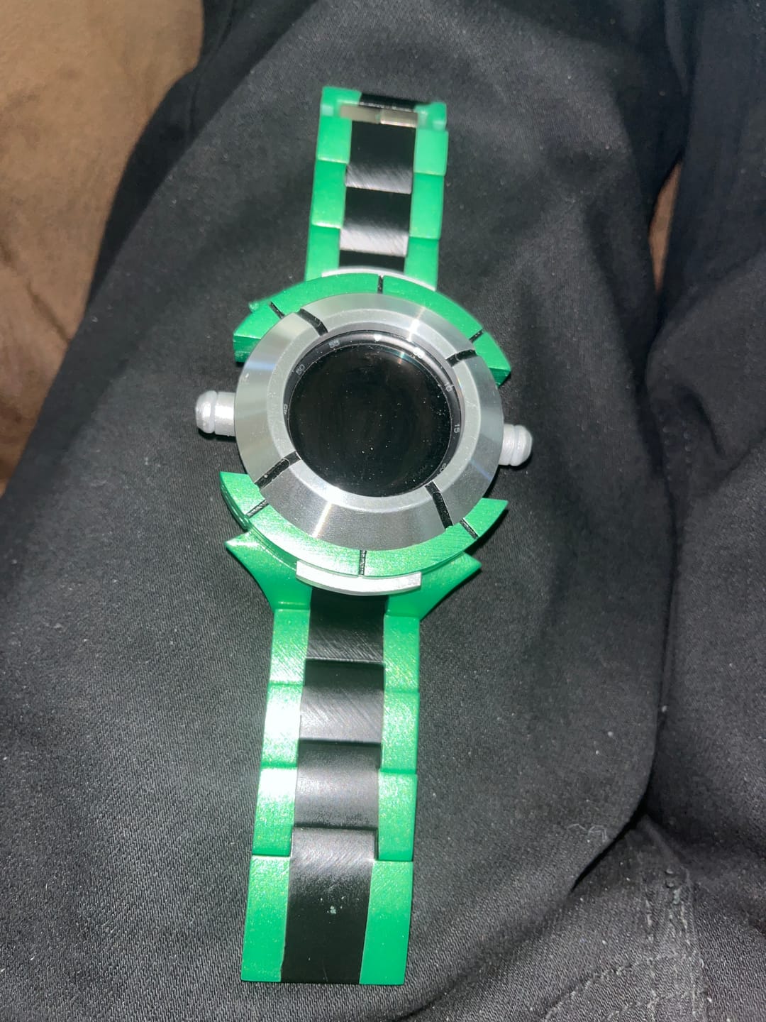 Customer photo review of Ben 10: Alien Force The Omnitrix Wearable Replica (Touch Sensing)