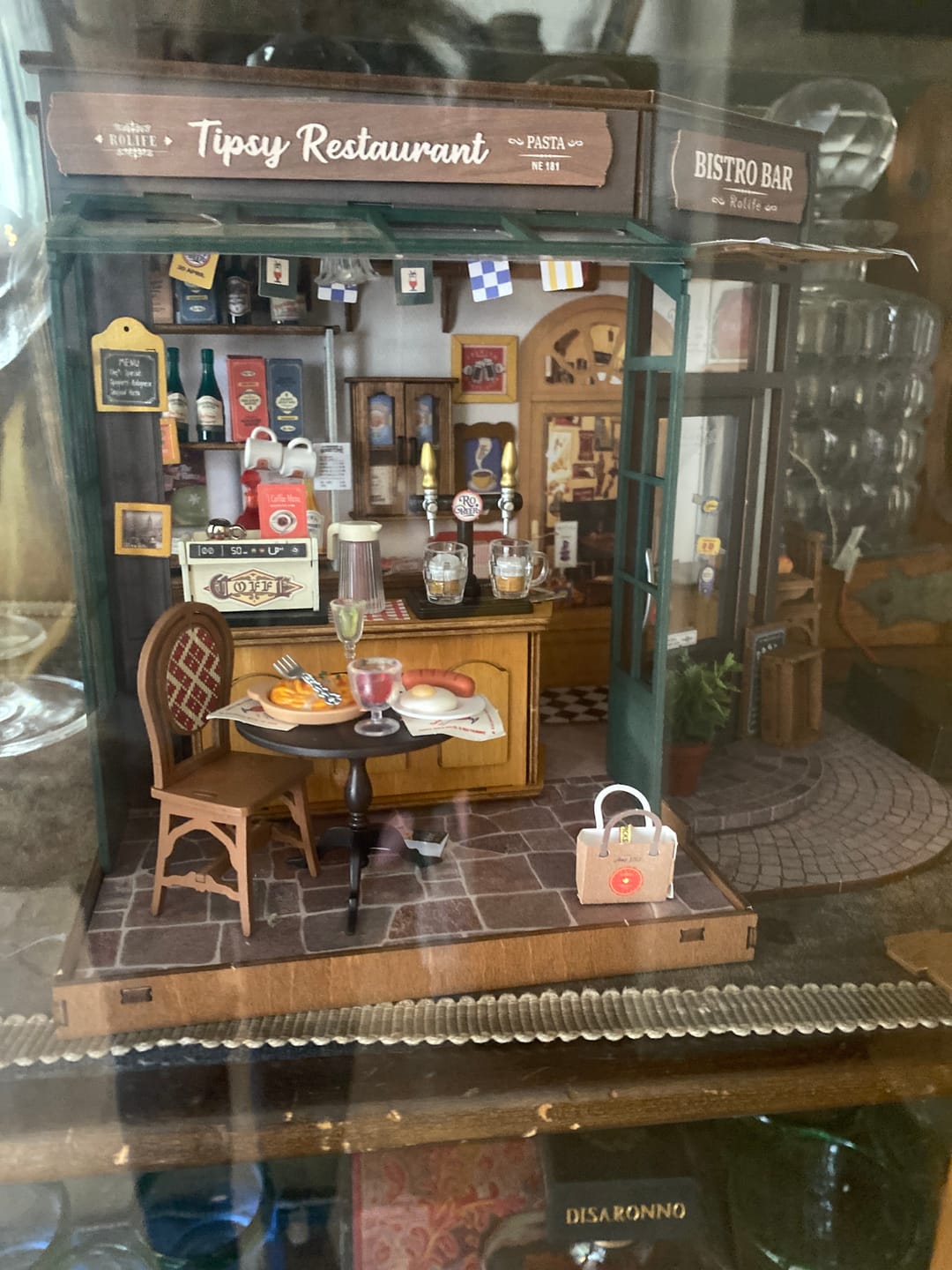 Customer photo review of Rolife DIY Mini House - Casas Miniatura Tipsy Restaurant