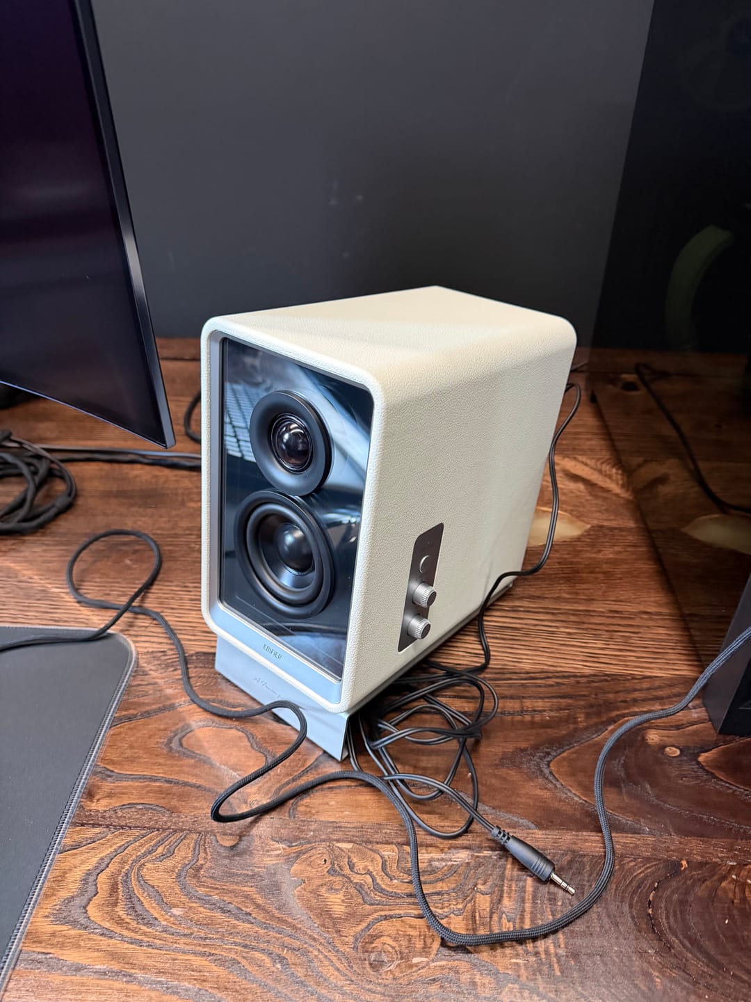 Customer photo review of QR65 Multimedia Speaker System