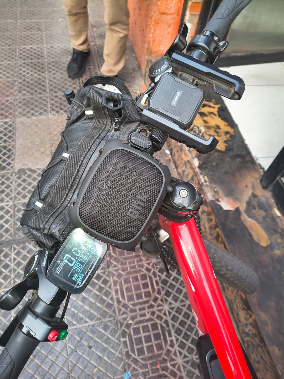 Customer photo review of Parlante Bluetooth Blik Rider 8W IPX7 5H Clip TWS Negro