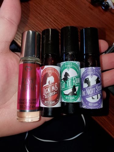 Customer photo review of Bargz Eat It Raw Fragrance Perfume Oil, Mature Fruity Scent with Sweet Awakening Effect