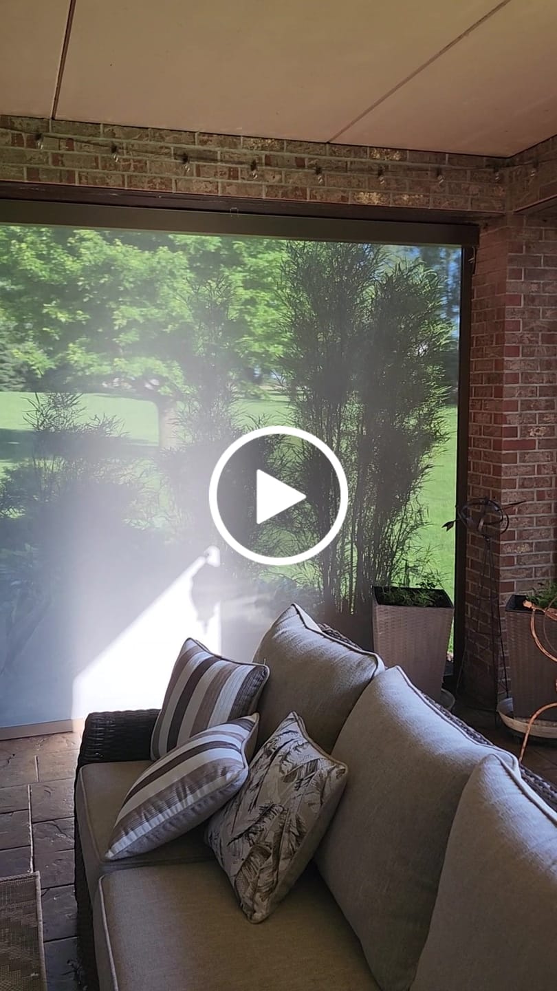 Customer video review of SmartWings Motorized Zipper Track Windproof Outdoor Shades
