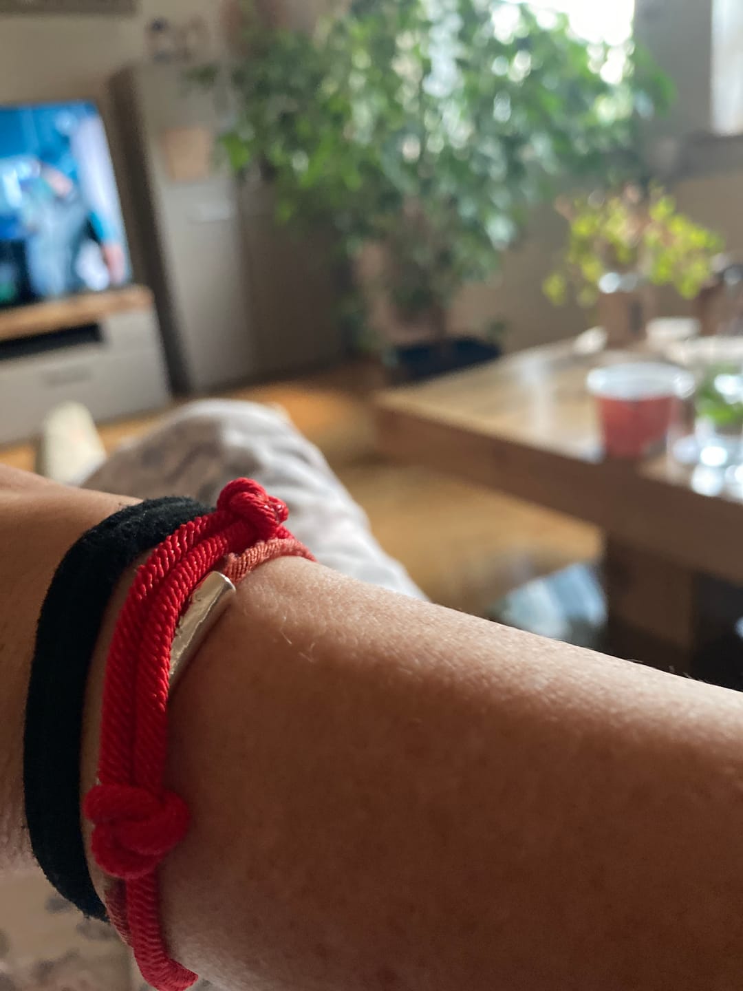 Customer photo review of Geflochtenes Armband mit Buddha Stonesn, roter Schnur, Jade, Glück, Glücksknoten