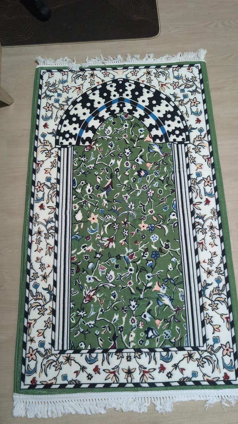 Customer photo review of Minbar Al Rawda Padded Prayer Mat