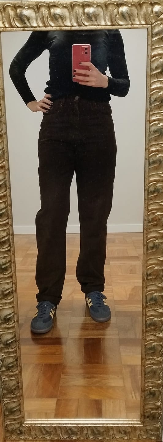 Customer photo review of Calça Jeans Mom Jequitibá Marrom Escuro