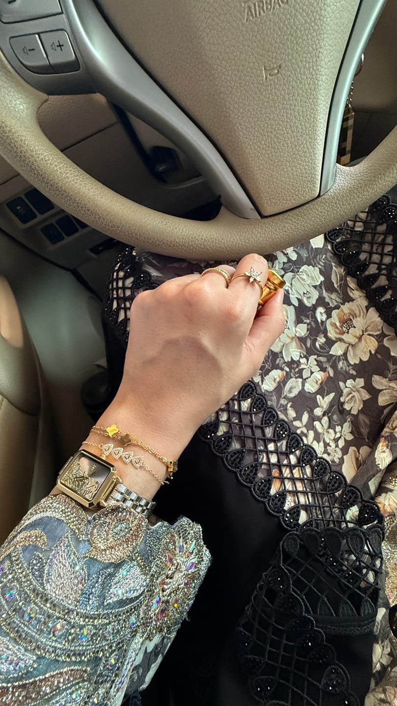 Customer photo review of Double clover chain bracelet gold
