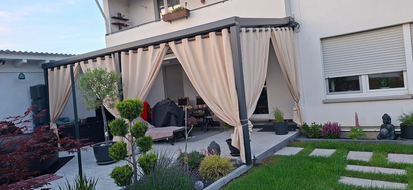 Customer photo review of Extra Breiter Outdoor Vorhang Wasserdicht und Verdunkelnd mit Ösen – 1 Stück, 180 cm Breite