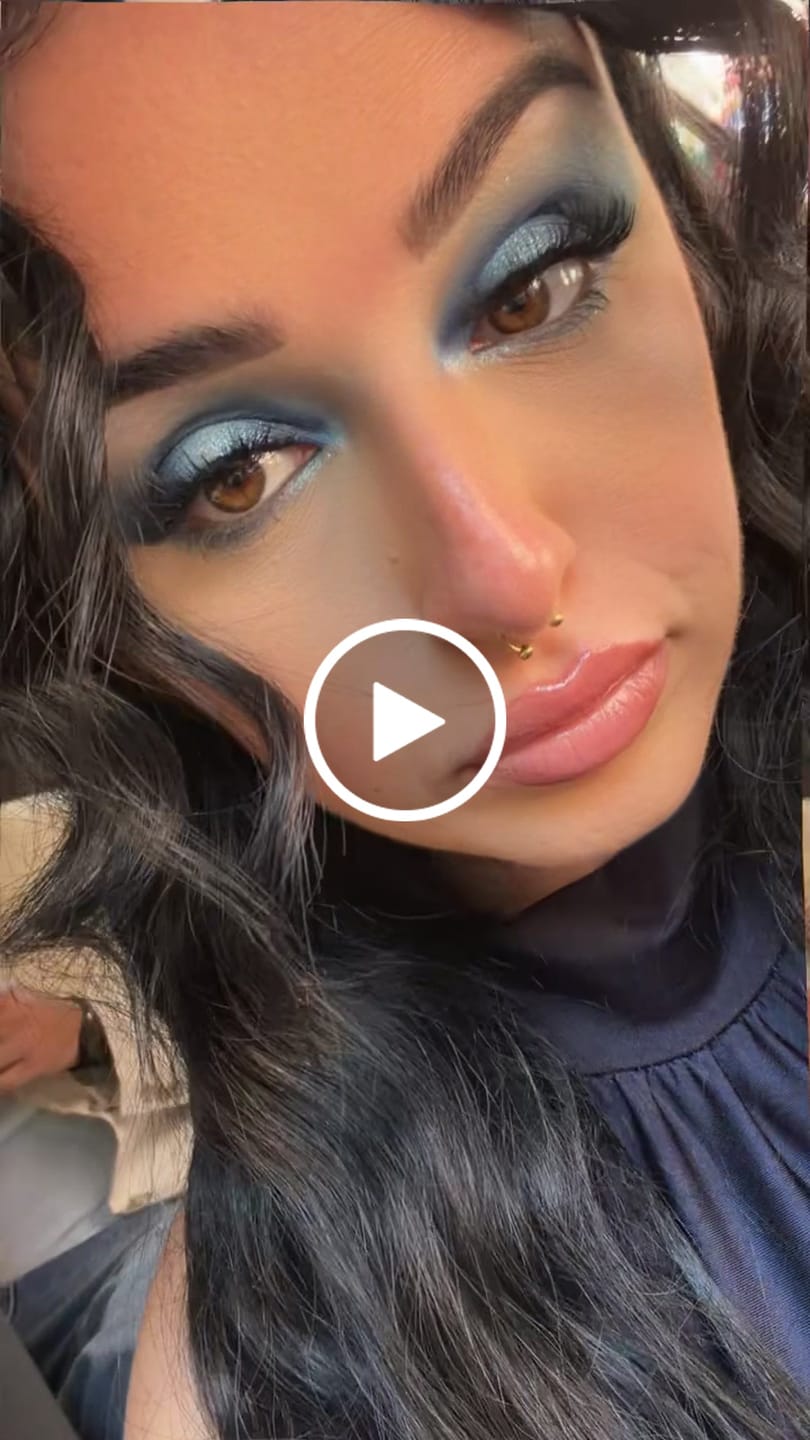 Customer video review of Creative Comeback XXXL Eyeshadow Palette