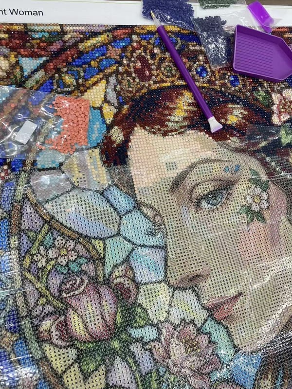 Customer photo review of Elegant Woman Diamond Painting 30/40 40/50 50/60