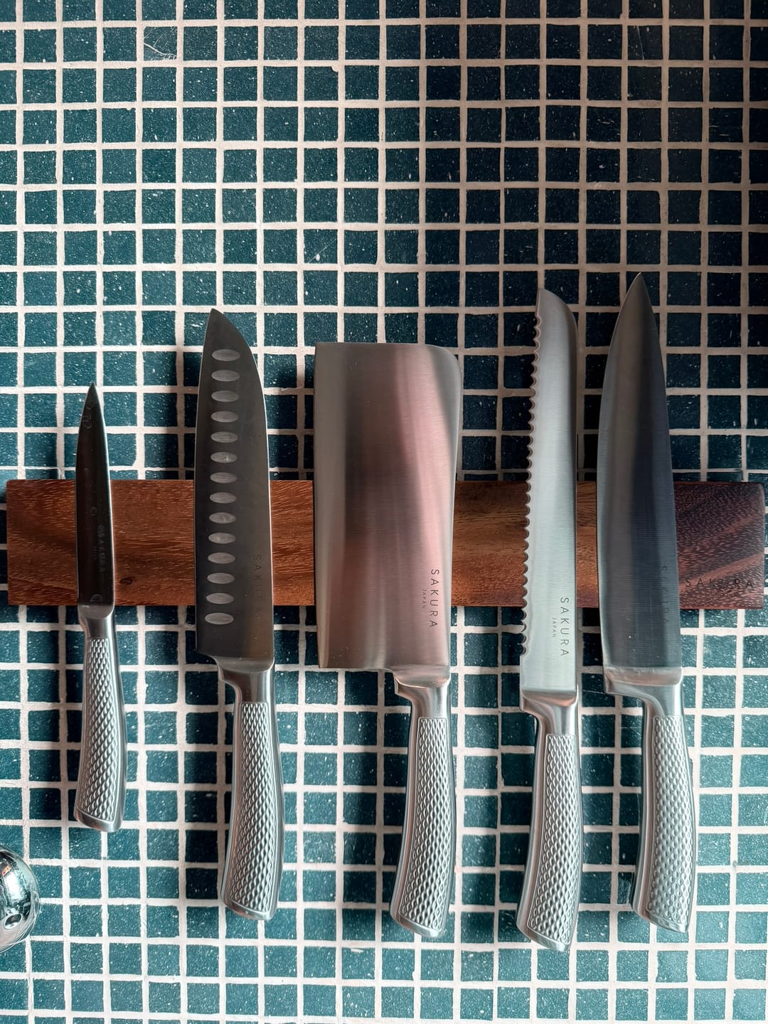 Customer photo review of Barra Magnética Imantada De Acacia P/ Cuchillos - Sakura Edge Collection
