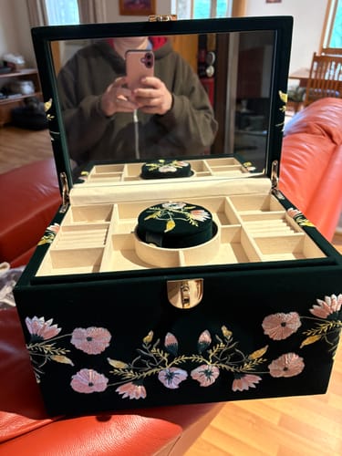 Customer photo review of Wolf Zoe Large Jewellery Box Forest Green 393012
