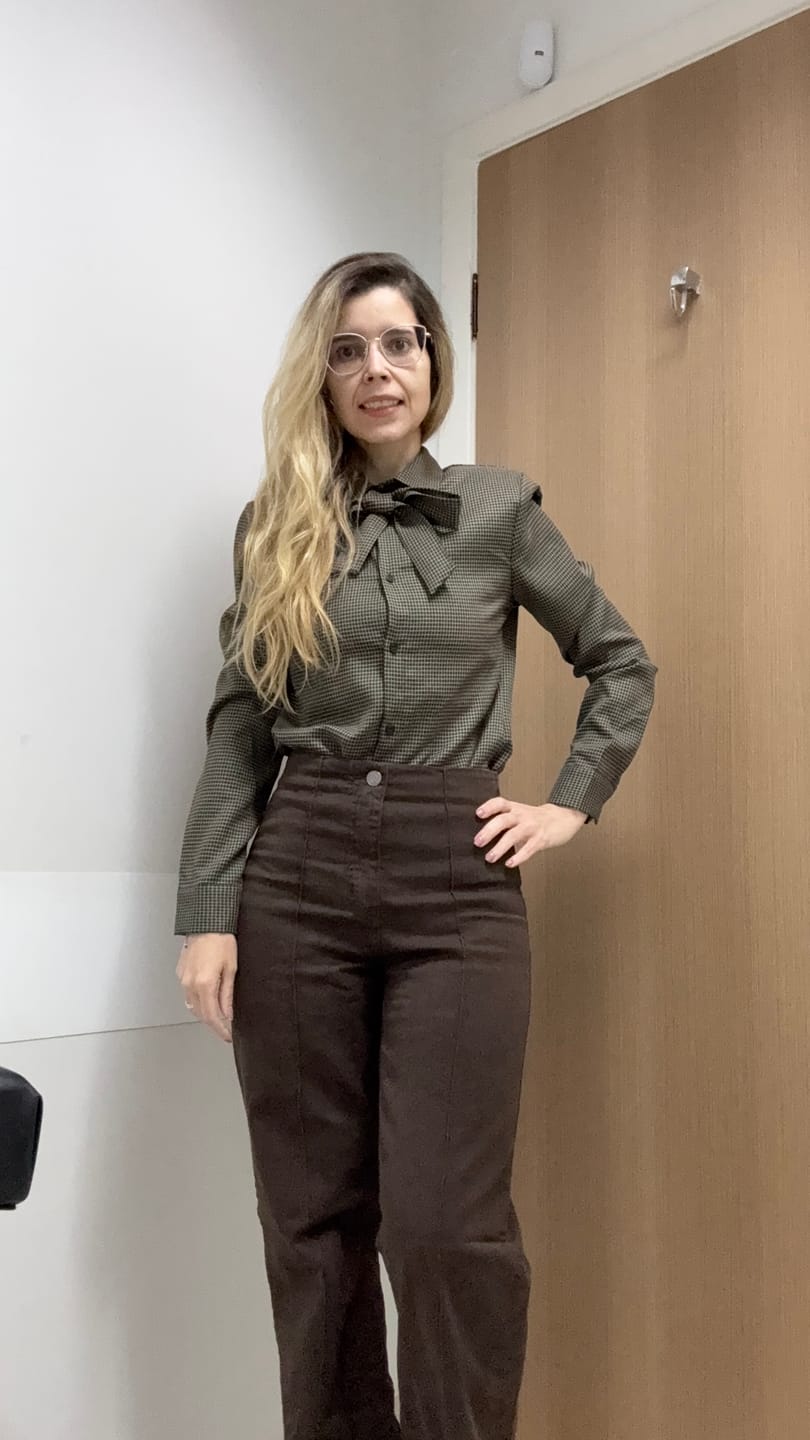Customer photo review of Calça Jeans Reta Mandacaru Marrom Escuro
