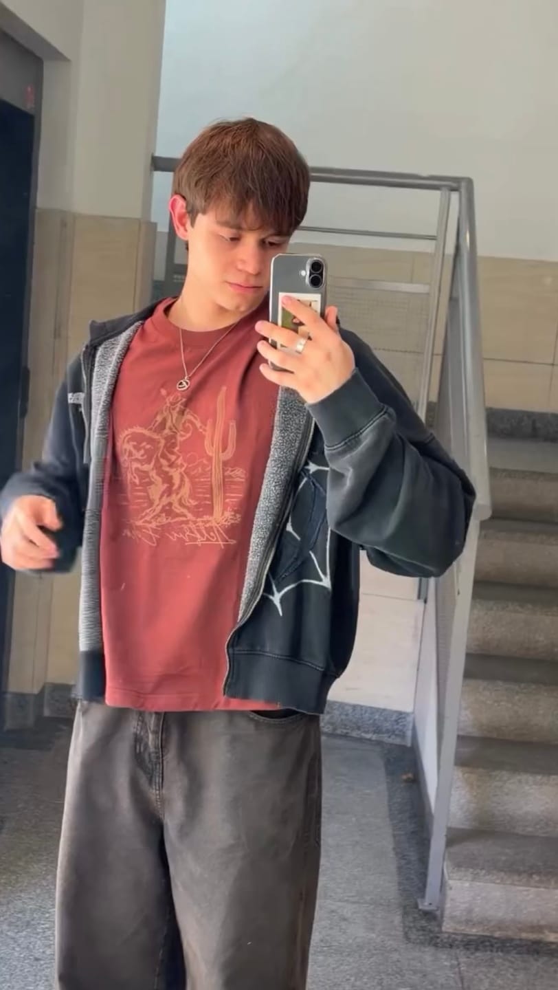 Customer photo review of Aelfric Eden Boxy Cowboy Graphic Tee