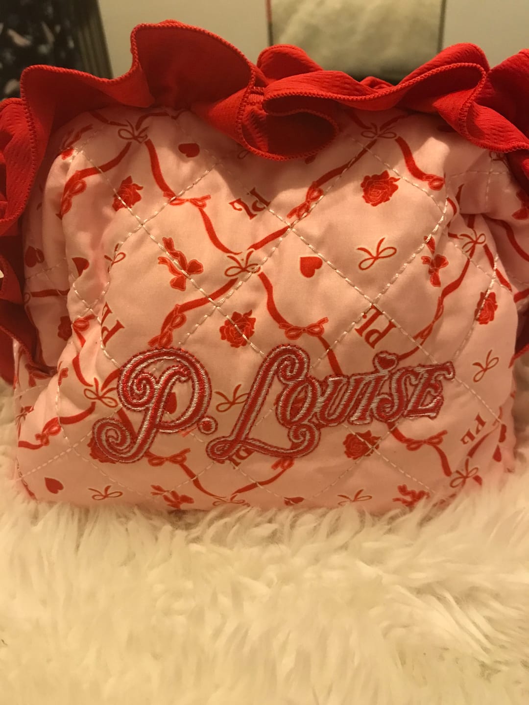 Asiakkaan valokuva-arvostelu Pretty in Pink Bow -meikkipakkauksesta ja -laukusta