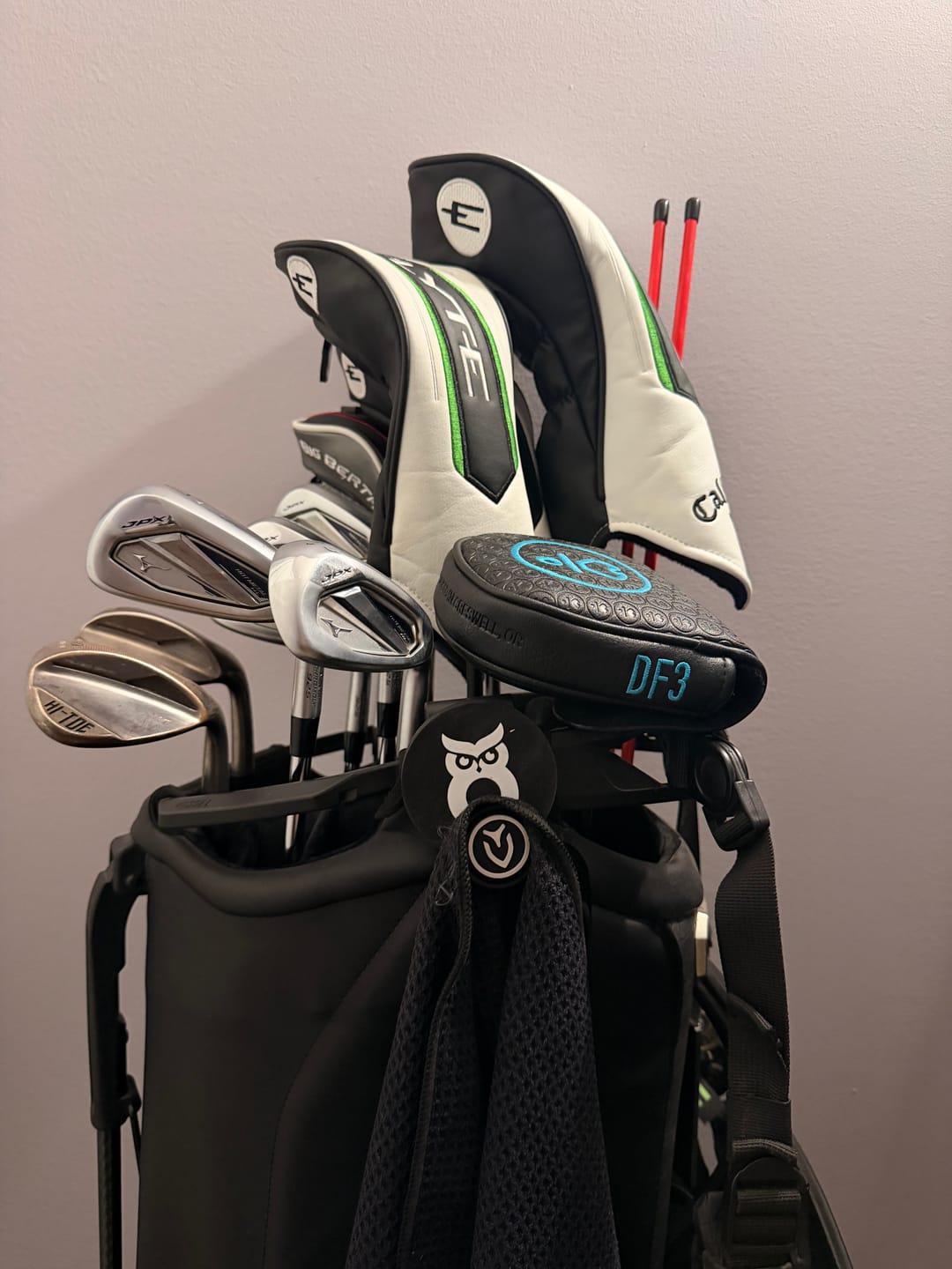 Customer photo review of MagnetOwl Magnetic Golf Bag Landing Pad