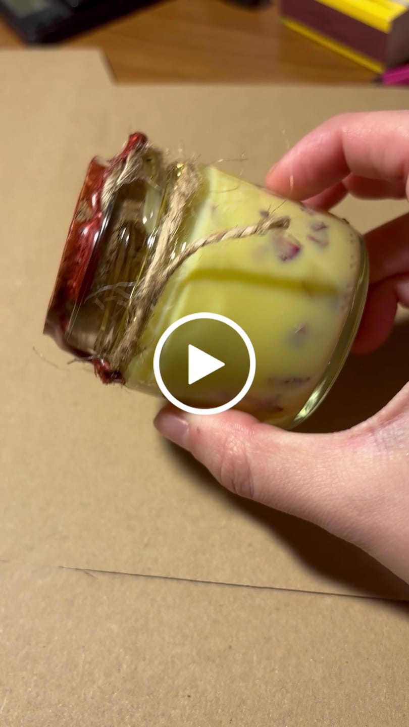 Customer video review of Colorante líquido para velas AMARILLO